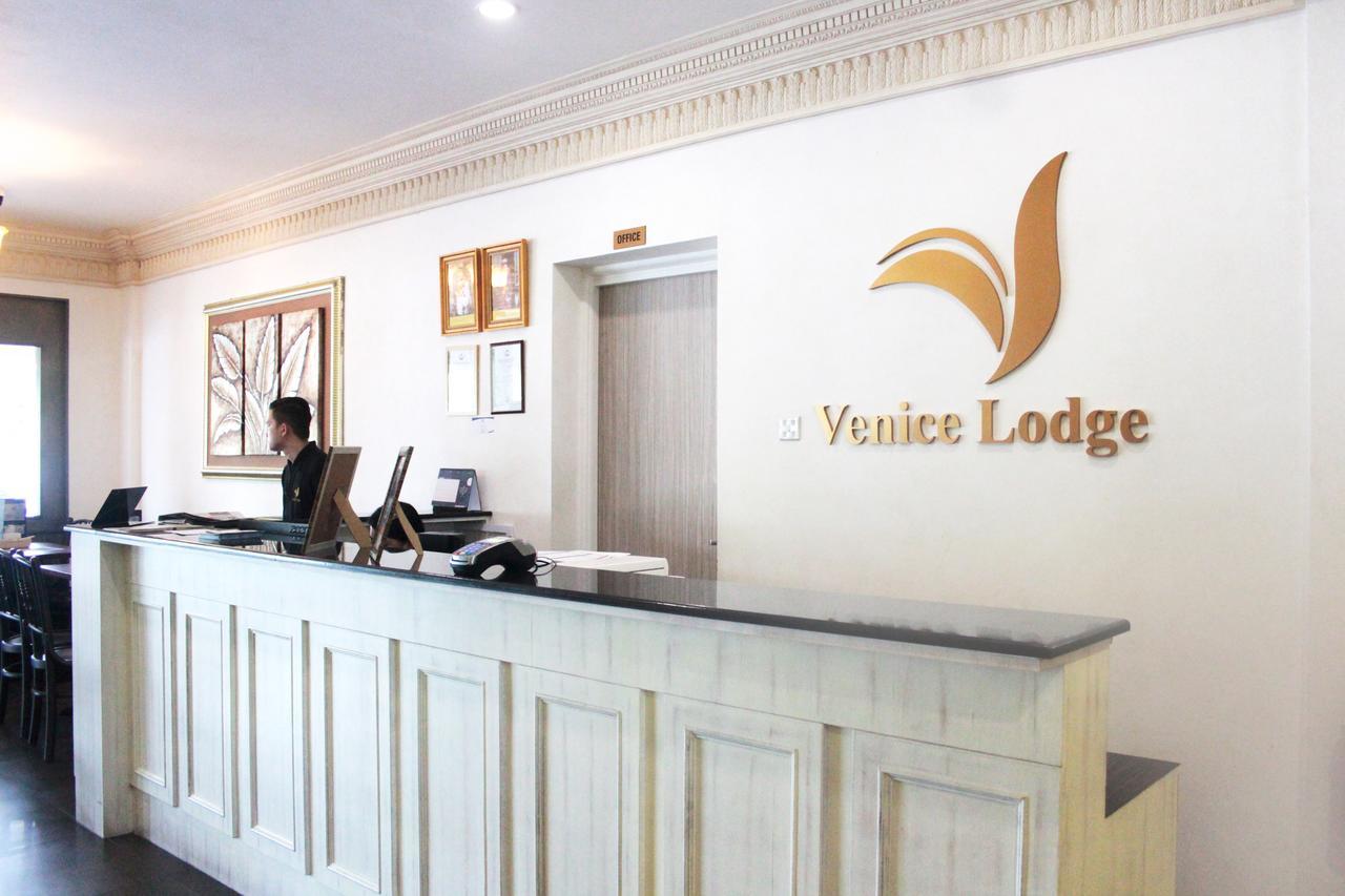 Venice Lodge Бандар-Сері-Бегаван Екстер'єр фото