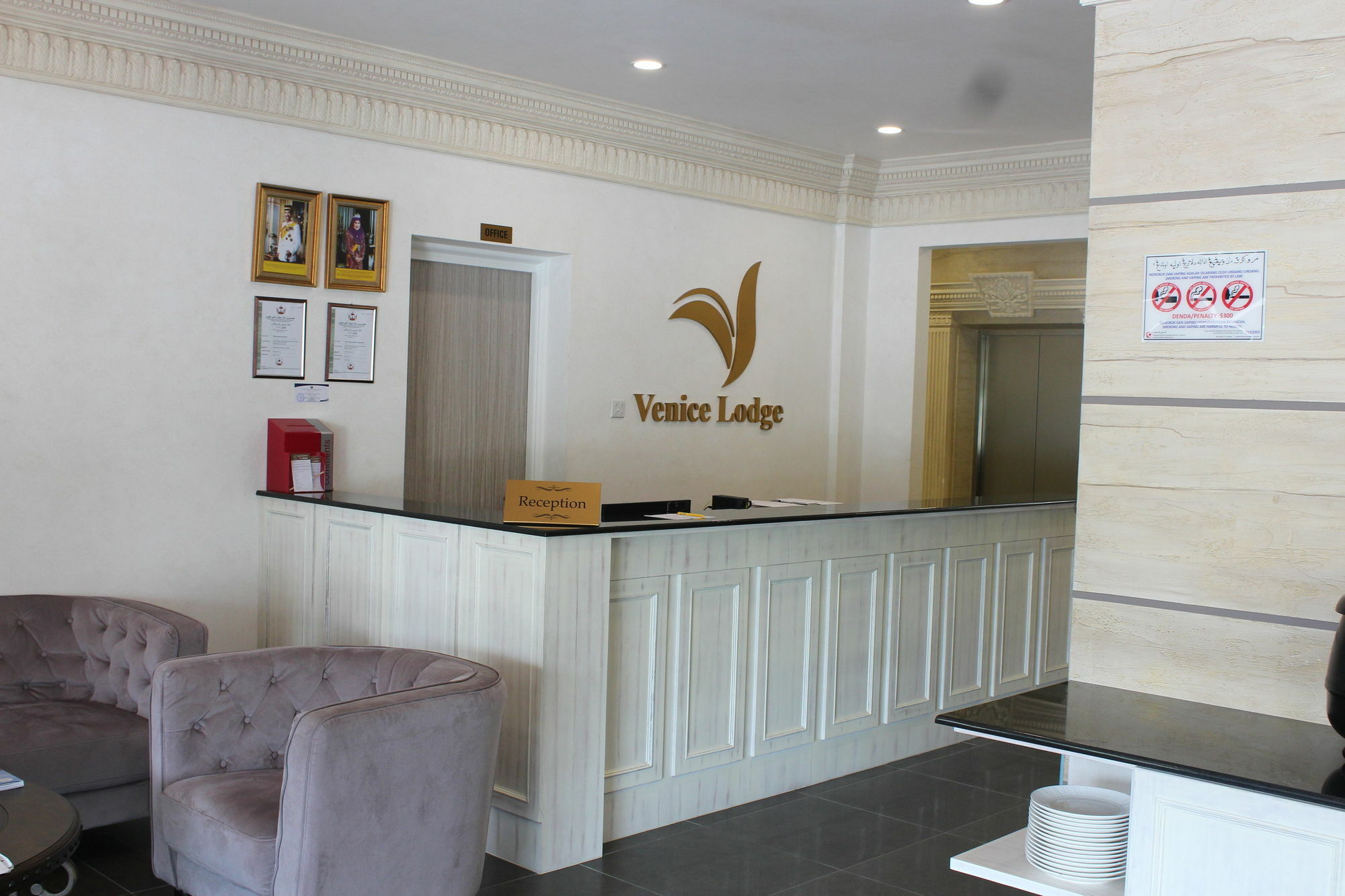Venice Lodge Бандар-Сері-Бегаван Екстер'єр фото